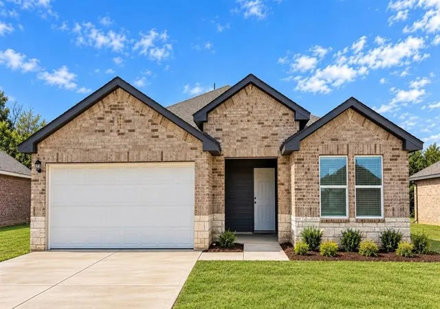 Photo 1 of Single family home for sale at 2833 Fireside Dr, Oklahoma City, OK 73099 | MLS# 1238902 | Listing updated on 2026-10-05