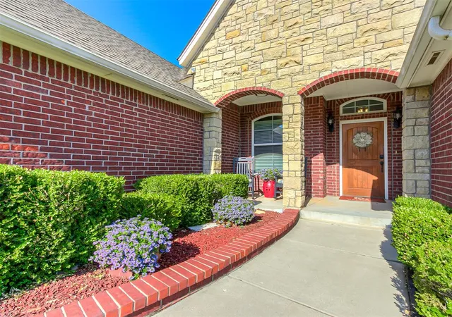 Photo 3 of Sale Pending at 11705 Charleston Way, Yukon, OK 73099 | MLS# 1238908 | Listing updated on 2026-08-21