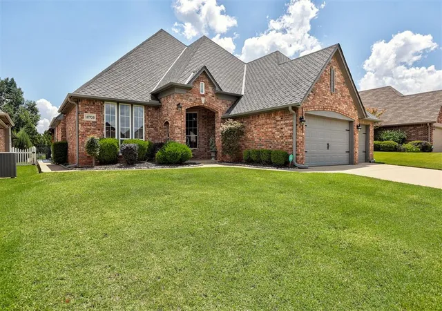 3rd image of 16708 Covington Manor, Edmond, OK 73012 | MLS# 1238910