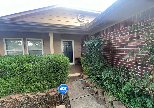 Photo 3 of Single family home for sale at 2604 Four Oclock Dr, Oklahoma City, OK 73128 | MLS# 1238916 | Listing updated on 2026-07-11