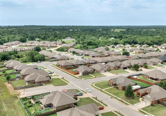 43rd image of 20764 Frontier Pl, Harrah, OK 73045 | MLS# 1238919