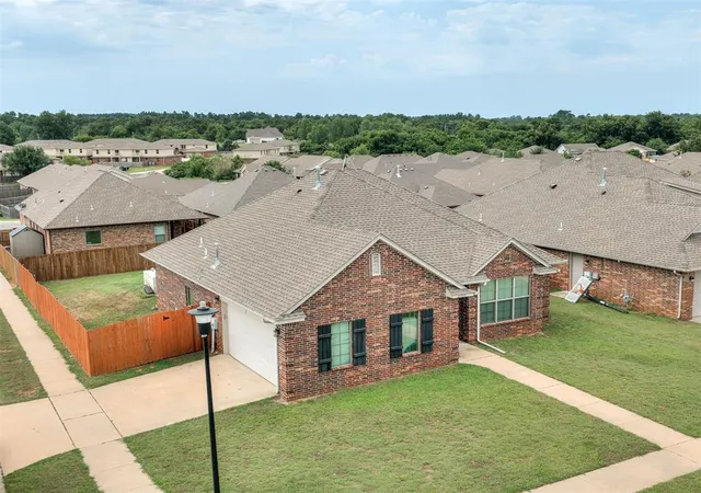 Photo 3 of Single family home for sale at 20764 Frontier Pl, Harrah, OK 73045 | MLS# 1238919 | Listing updated on 2026-10-08