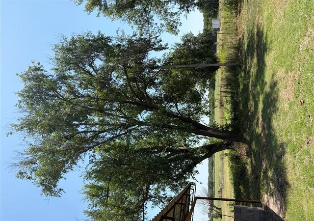 3rd image of 101 4Th St, Maysville, OK 73057 | MLS# 1238920