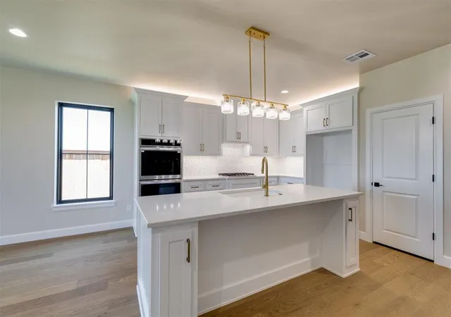 1st image of 19409 S Country Dr, Edmond, OK 73012 | MLS# 1238922