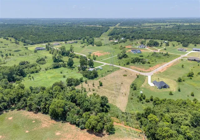 2nd image of 16100 Bohon Wy, Norman, OK 73026 | MLS# 1238926