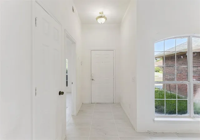 Photo 2 of Single family home for sale at 1833 Parkridge Dr, Norman, OK 73071 | MLS# 1238927 | Listing updated on 2026-07-12