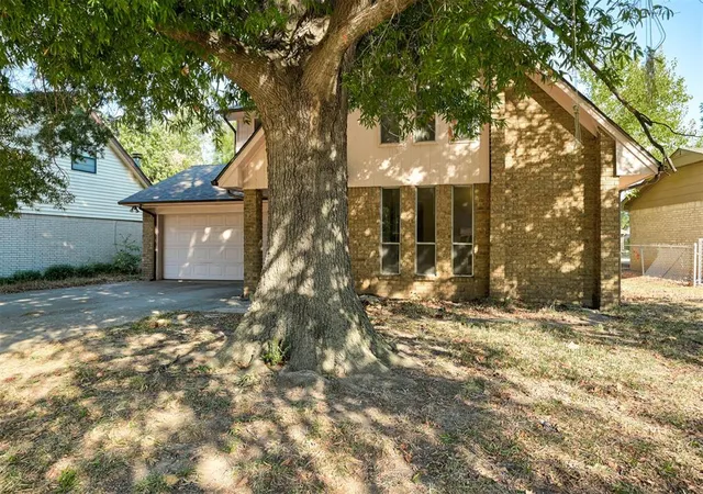Photo 2 of Single family home for sale at 1519 Charles St, Norman, OK 73069 | MLS# 1238928 | Listing updated on 2026-09-16