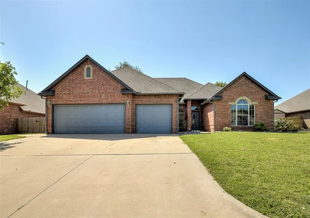 Homes for sale in Choctaw, OK | 13150 Red Oak Dr, Choctaw, OK 73020 | MLS# 1238935