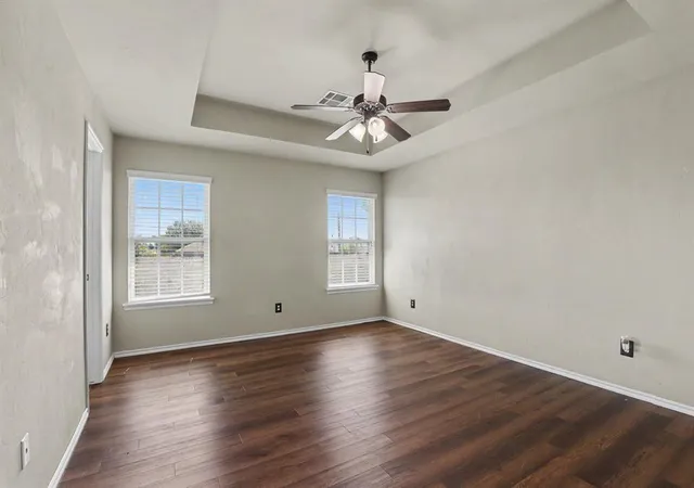 4th image of 908 Denmark St, Yukon, OK 73099 | MLS# 1238940