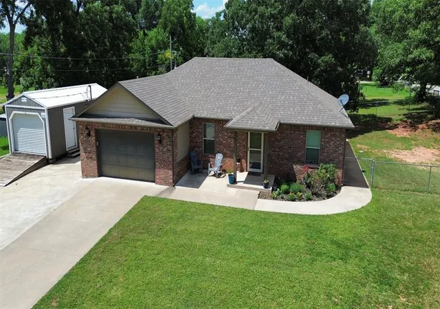 Photo 1 of Single family home for sale at 407 E Carlos Ave, Bristow, OK 74010 | MLS# 1238941 | Listing updated on 2026-08-02