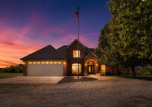 2nd image of 2324 Sw 16th St, Newcastle, OK 73065 | MLS# 1238943