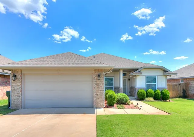 Photo 1 of Single family home for sale at 516 Talon Dr, Norman, OK 73072 | MLS# 1238947 | Listing updated on 2026-10-24