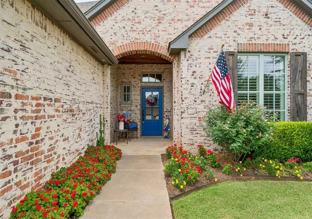 Photo 4 of Single family home for sale at 15313 Daybright Dr, Edmond, OK 73013 | MLS# 1238950 | Listing updated on 2026-08-26