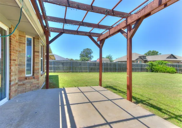 Homes for sale in Moore, OK | 421 Madison Pl Dr, Moore, OK 73160 | MLS# 1238962