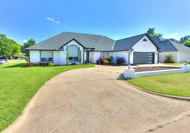 Photo 2 of Single family home for sale at 2500 Sw 124th Street, Oklahoma City, OK 73170 | MLS# 1238973 | Listing updated on 2026-08-12