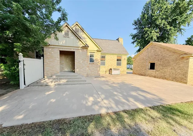 Homes for sale in Watonga, OK | 623 N Noble Ave, Watonga, OK 73772 | MLS# 1238979
