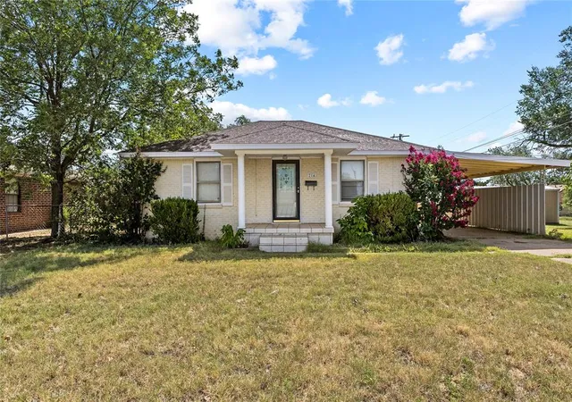 Homes for sale in Weatherford, OK | 214 N Caddo St, Weatherford, OK 73096 | MLS# 1238993