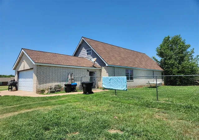 Photo 4 of Sale Pending at 23454 Pony Ln, Purcell, OK 73080 | MLS# 1238996 | Listing updated on 2026-08-17