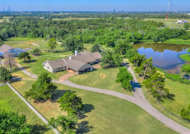 Photo 1 of Single family home for sale at 1516 E Britton Rd, Oklahoma City, OK 73131 | MLS# 1239001 | Listing updated on 2026-07-15