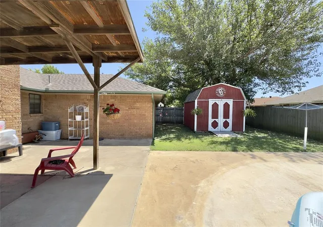 Homes for sale in Moore, OK | 1340 Nw 9th St, Moore, OK 73170 | MLS# 1239009