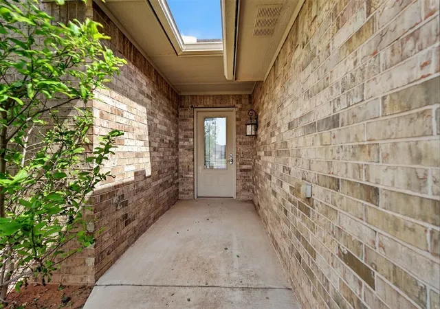 Photo 2 of Sale Pending at 1828 Caribou Cir, Altus, OK 73521 | MLS# 1239020 | Listing updated on 2026-08-11