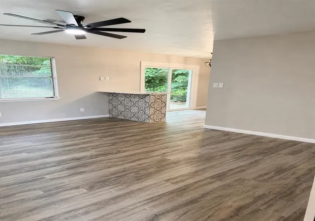 2nd image of 724 Jacquelyn Ln, Noble, OK 73068 | MLS# 1239022