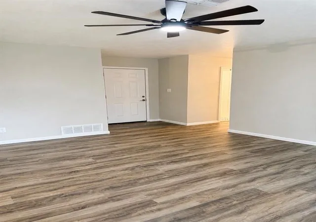 3rd image of 724 Jacquelyn Ln, Noble, OK 73068 | MLS# 1239022