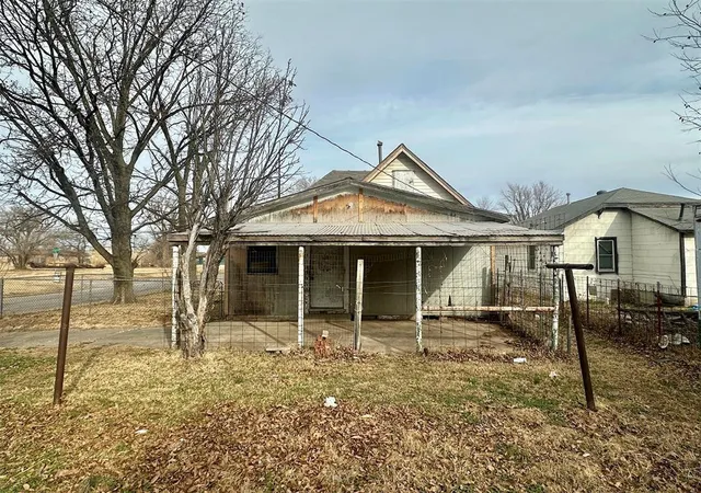 Homes for sale in Watonga, OK | 323 W 3Rd St, Watonga, OK 73772 | MLS# 1239023