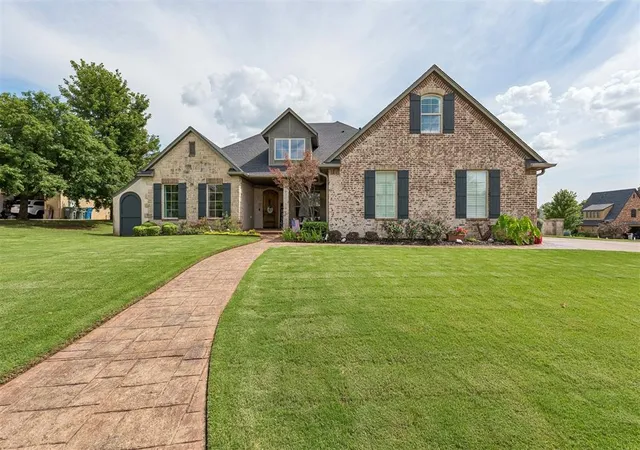 Photo 1 of Single family home for sale at 416 Oak Summit Rd, Edmond, OK 73025 | MLS# 1239025 | Listing updated on 2026-10-02
