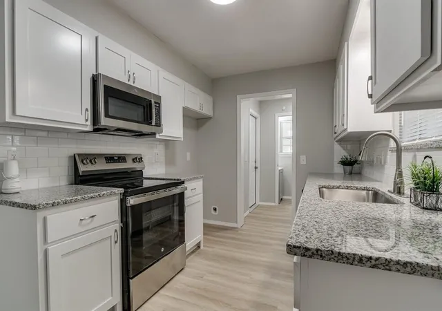 1st image of 809 Holly Hill Rd, Edmond, OK 73003 | MLS# 1239039