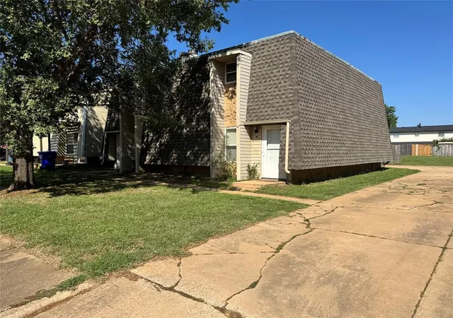 2nd image of 625 Welston Cir, Norman, OK 73071 | MLS# 1239040