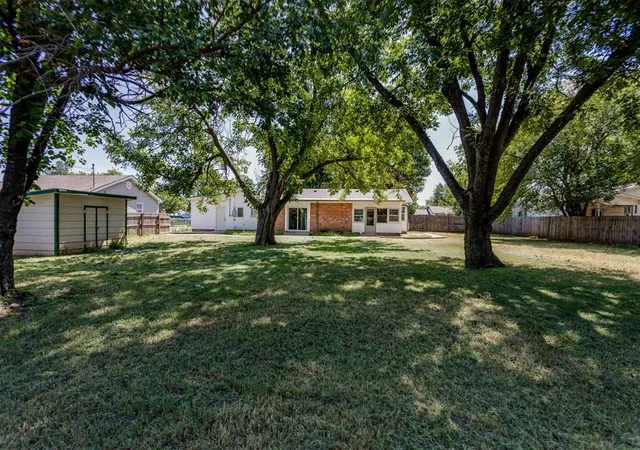 Homes for sale in Chickasha, OK | 1910 S 13th St, Chickasha, OK 73018 | MLS# 1239041