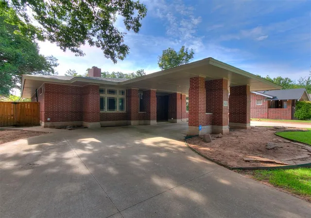 1st image of 823 S Flood Ave, Norman, OK 73069 | MLS# 1239042