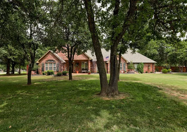 Homes for sale in Blanchard, OK | 1224 Parrish Pl, Blanchard, OK 73010 | MLS# 1239043