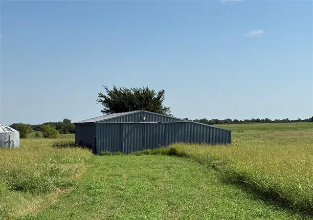 Homes for sale in Crescent, OK | 13956 W County Road 70, Crescent, OK 73028 | MLS# 1239048