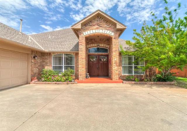Photo 3 of Single family home for sale at 16008 Ledge Ln, Edmond, OK 73013 | MLS# 1239050 | Listing updated on 2026-09-20
