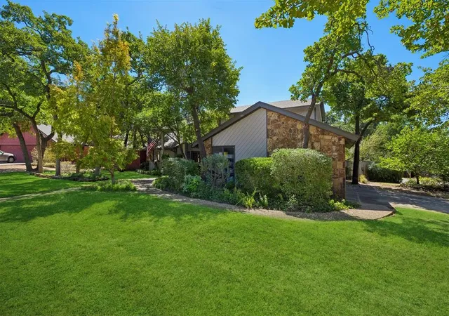 Photo 1 of Single family home for sale at 1620 Fox Holw Ridge, Oklahoma City, OK 73131 | MLS# 1239057 | Listing updated on 2026-09-08
