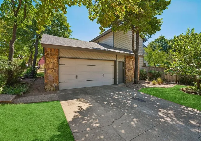 Photo 3 of Single family home for sale at 1620 Fox Holw Ridge, Oklahoma City, OK 73131 | MLS# 1239057 | Listing updated on 2026-09-08