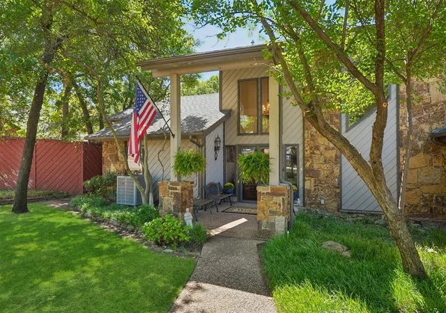 Photo 3 of Single family home for sale at 1620 Fox Holw Ridge, Oklahoma City, OK 73131 | MLS# 1239057 | Listing updated on 2026-09-08