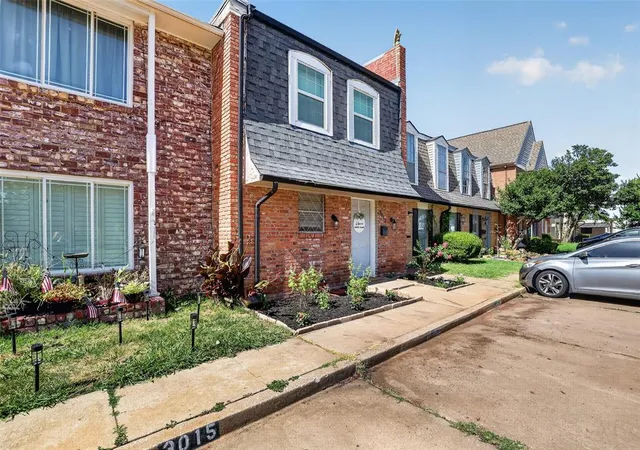 2nd image of 3013 W Wilshire Blvd, Oklahoma City, OK 73116 | MLS# 1239058