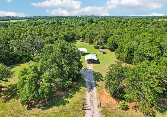 Homes for sale in Harrah, OK | 18830 Rockcreek Rd, Harrah, OK 73045 | MLS# 1239067