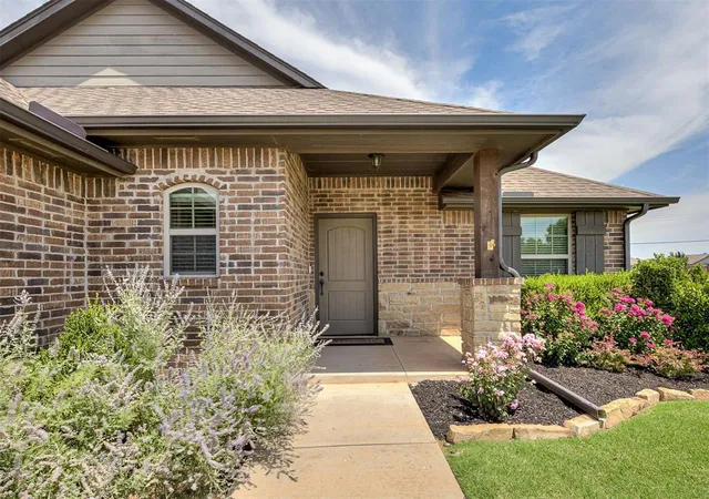 3rd image of 2901 Nw 188Th St, Edmond, OK 73012 | MLS# 1239073