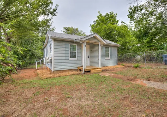 2nd image of 711 Se 22nd St, Oklahoma City, OK 73129 | MLS# 1239074
