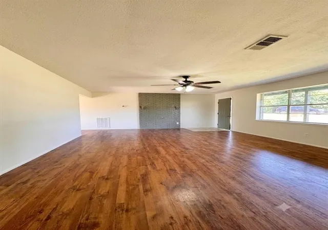 3rd image of 312 E Meadowview Ln, Valliant, OK 74764 | MLS# 1239080