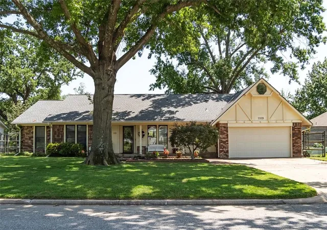 1st image of 1109 W Sherwood Ln, Broken Arrow, OK 74011 | MLS# 1239101