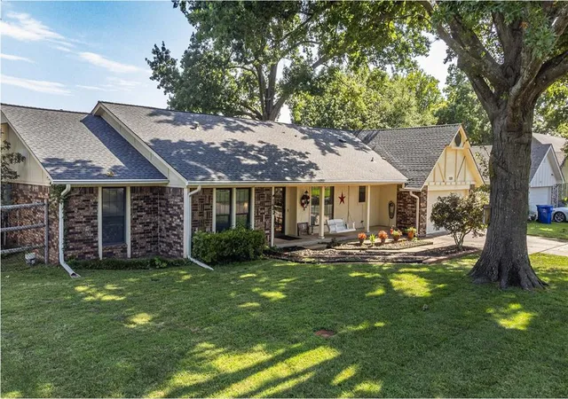3rd image of 1109 W Sherwood Ln, Broken Arrow, OK 74011 | MLS# 1239101