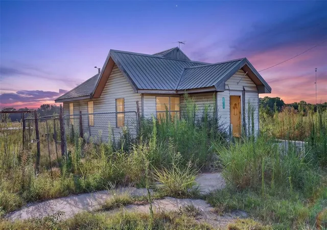 1st image of 18566 State Hwy 76 Hwy, Lindsay, OK 73052 | MLS# 1239102