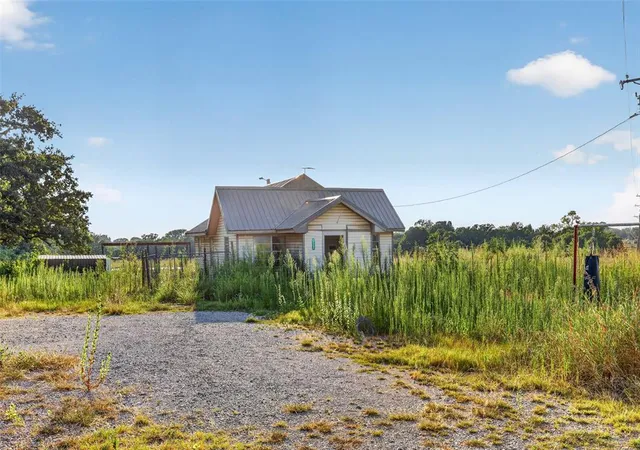 2nd image of 18566 State Hwy 76 Hwy, Lindsay, OK 73052 | MLS# 1239102