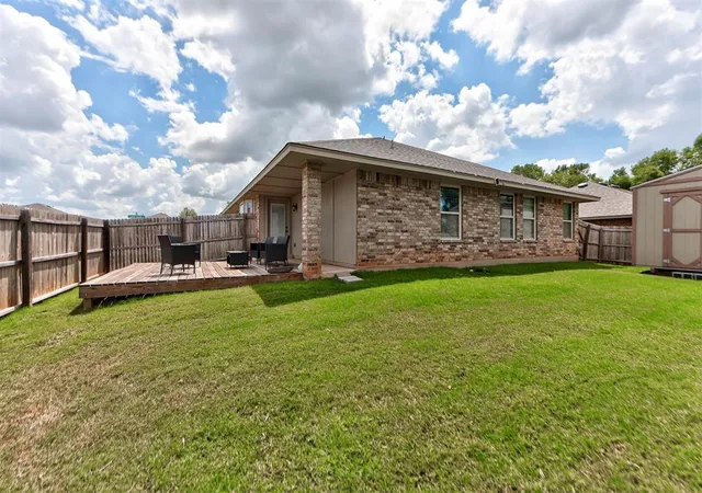 Homes for sale in Yukon, OK | 1213 Laurel Creek Dr, Yukon, OK 73099 | MLS# 1239104