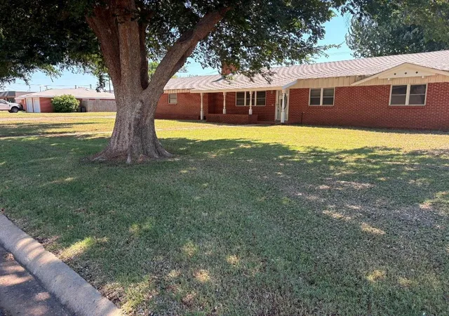 28th image of 1023 34th St, Woodward, OK 73801 | MLS# 1239106